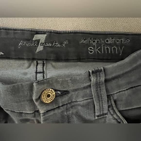 7 for All Mankind High Waisted Skinny Jeans. Size 27 - Picture 2 of 4